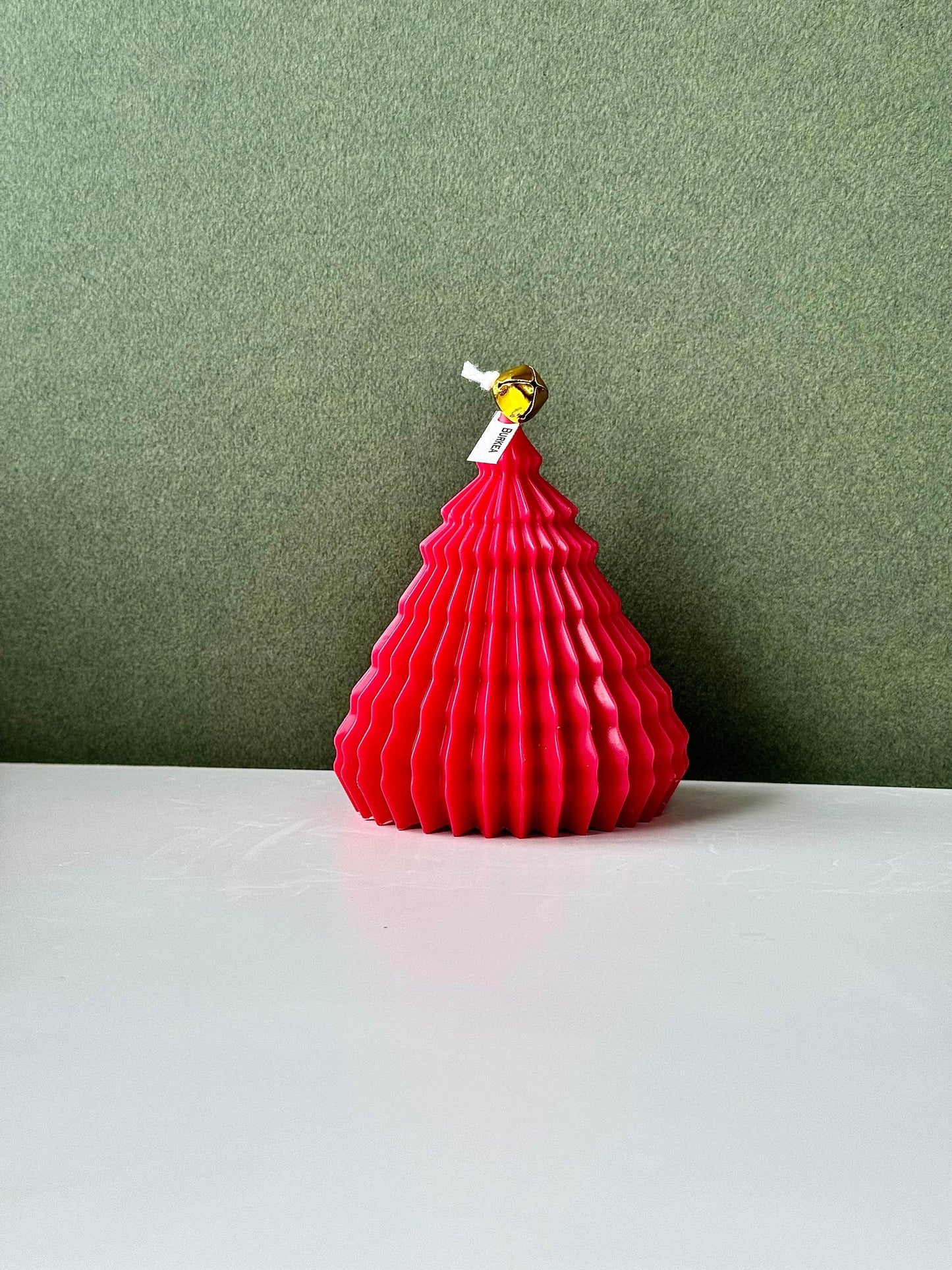 Origami Christmas tree candle 10 oz - BURKEA LLC