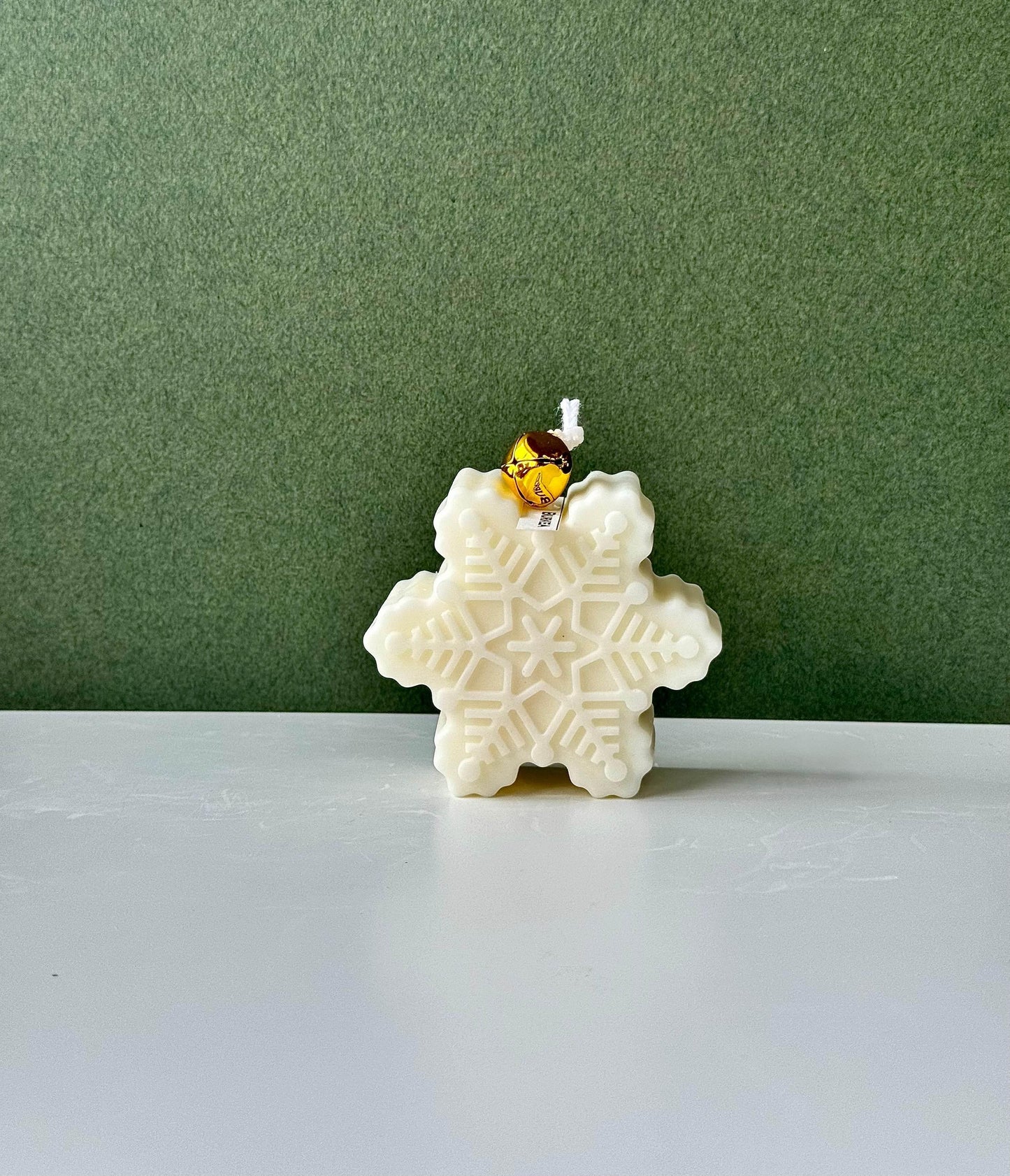 Snowflake candle 3.2 oz - BURKEA LLC
