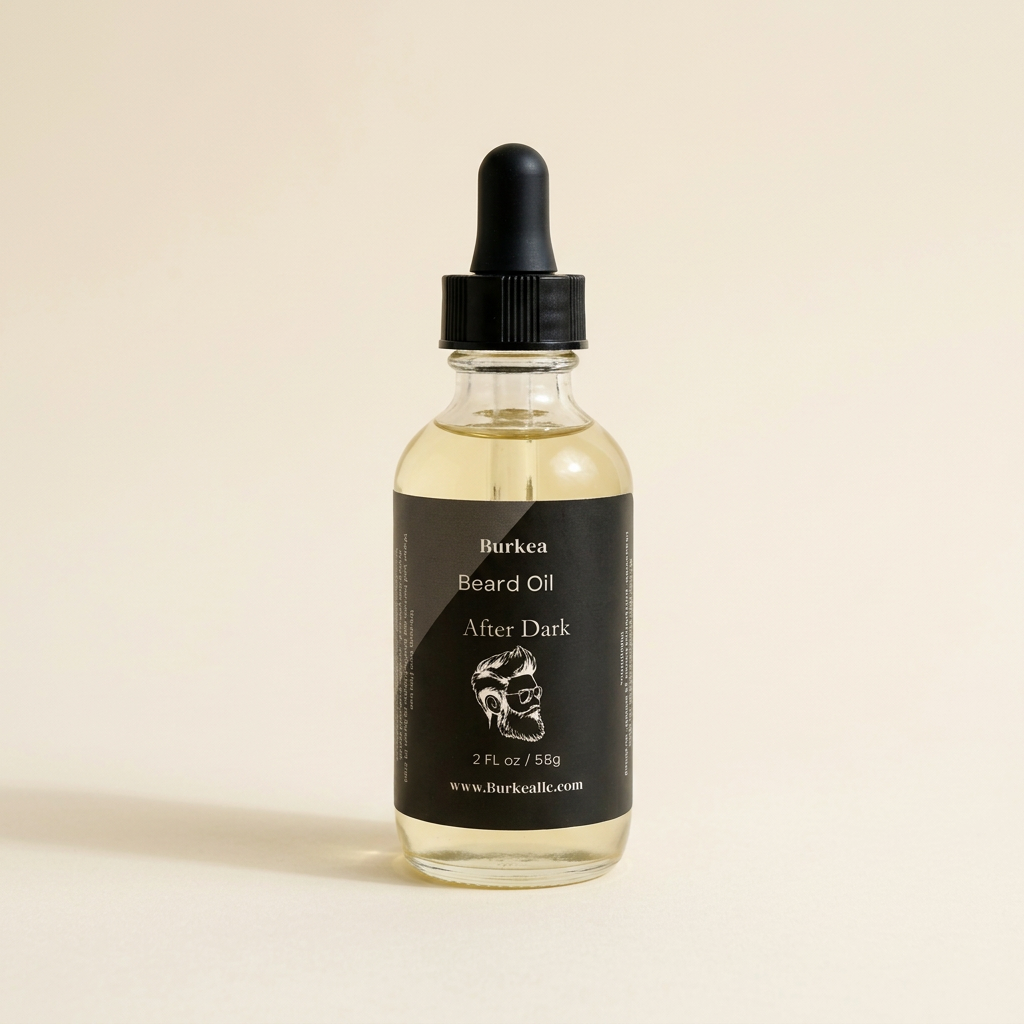 After Dark Beard Oil con fondo marfil