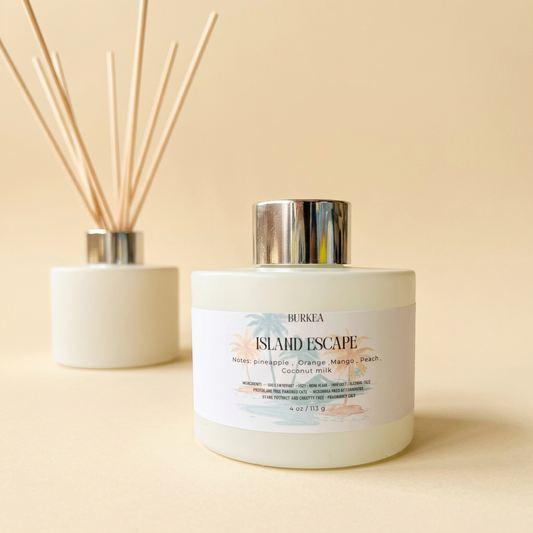 Island Escape Reed Diffuser con fondo marfil y difusor de fondo