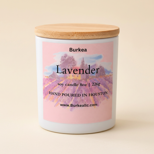 Lavender sobre fondo marfil